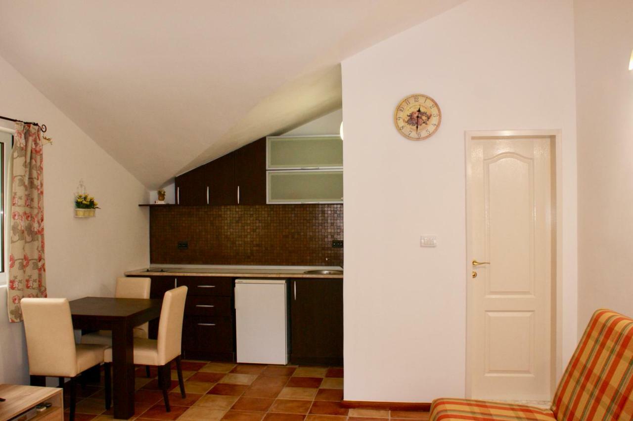 Studio Apartments Morinj Exterior foto